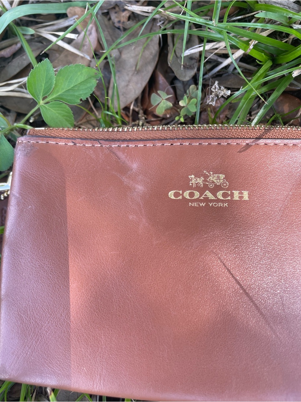 Coach Leather wristlet in Chestnut Brown with Gold Logo - Picture 5 of 5